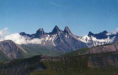 Une image contenant plein air, nature, montagne, Chane de montagnes

Description gnre automatiquement