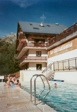Une image contenant plein air, piscine, ciel, eau

Description gnre automatiquement