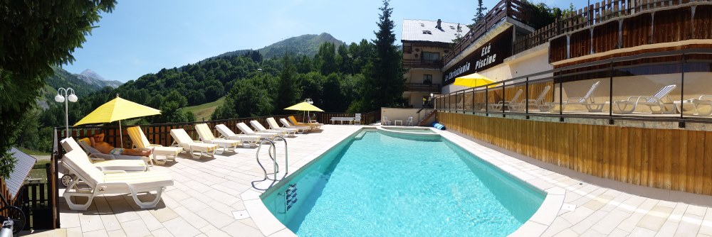 Une image contenant btiment, piscine, plein air, complexe touristique

Description gnre automatiquement