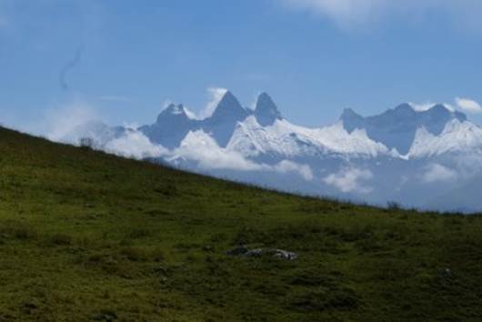 Une image contenant plein air, nature, herbe, nuage

Description gnre automatiquement